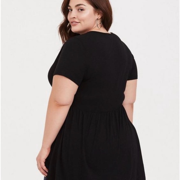 Gently used Torrid size 0 (12) top. - Picture 2 of 4